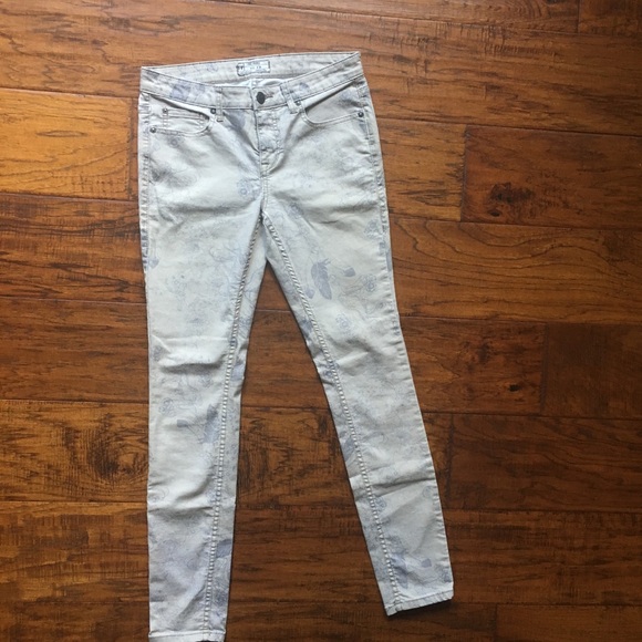 Free People Foliage & Feather Jeans Size 28 - Picture 3 of 3